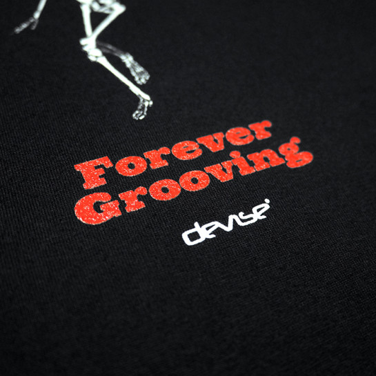 DEVISE FOREVER GROOVING TEE